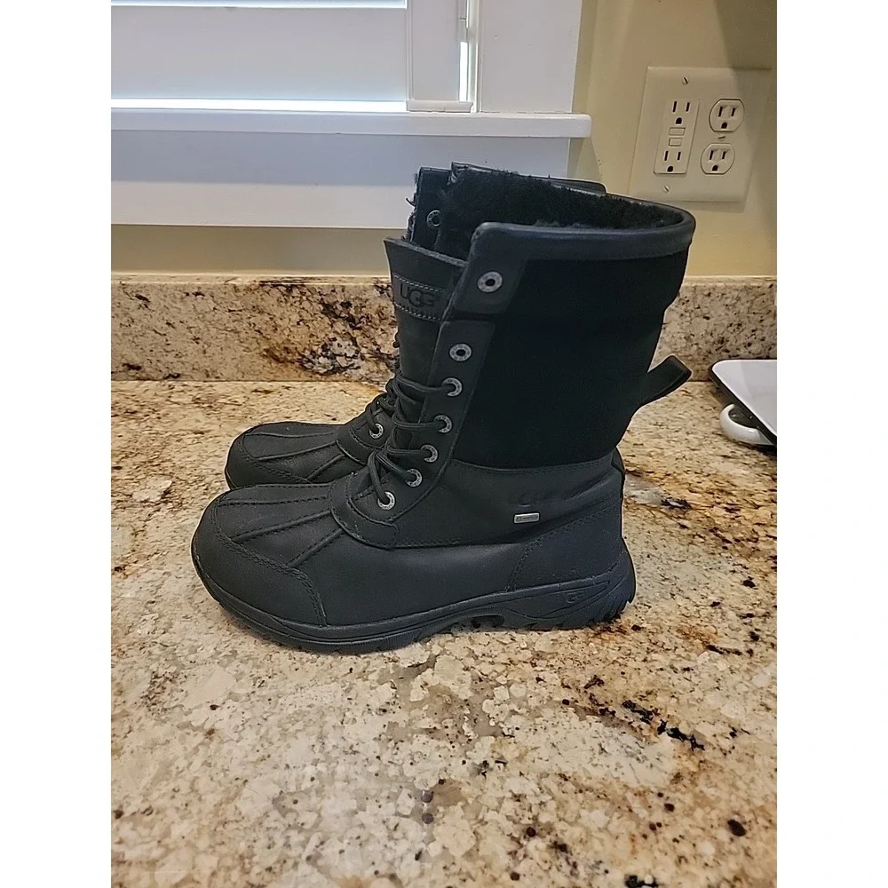 UGG Men's Black Waterproof Lined Leather Winter Snow Boots Lace Up Size 8